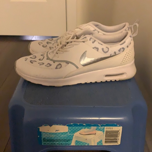 Shoes - Woman’s nikes